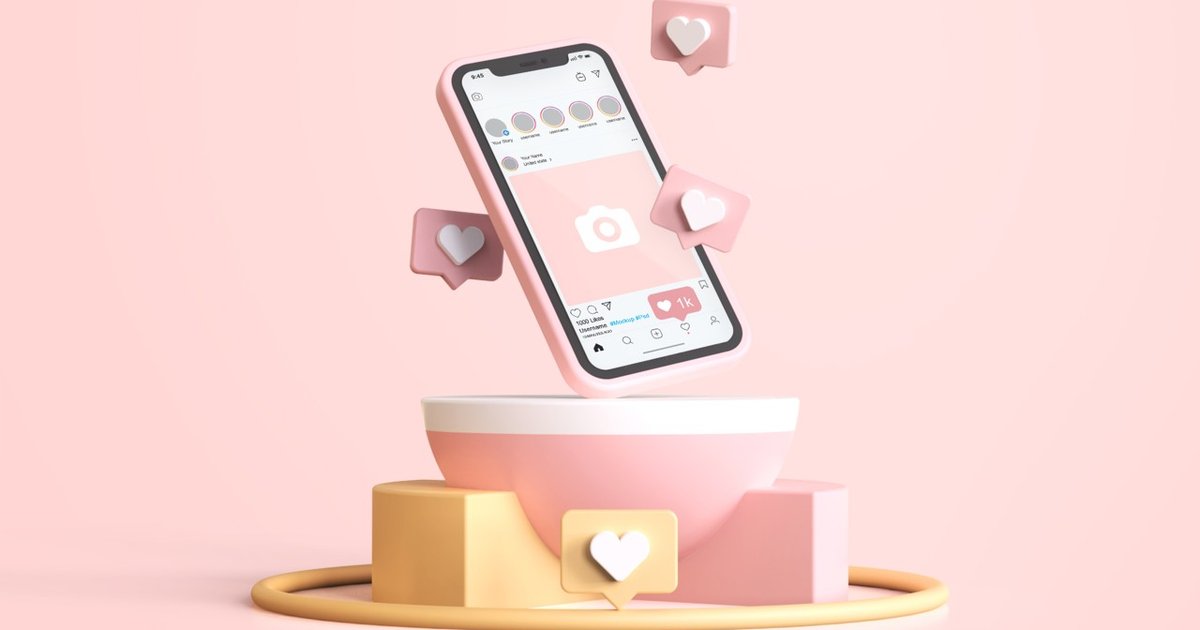 Top wedding planning apps shown on a smartphone