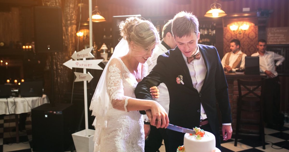 A traditional US wedding celebration
